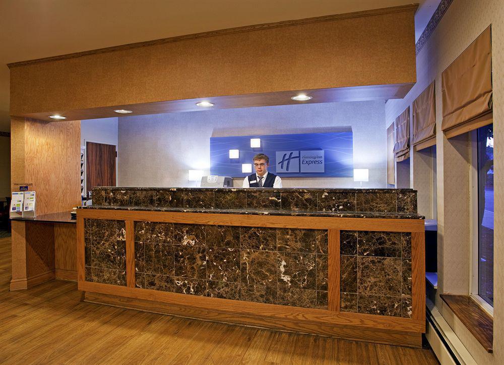 Holiday Inn Express Hotel & Suites Pittsburgh Airport By Ihg Robinson Township Intérieur photo