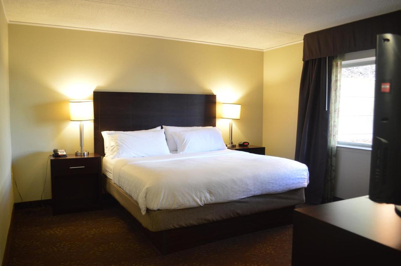 Holiday Inn Express Hotel & Suites Pittsburgh Airport By Ihg Robinson Township Extérieur photo