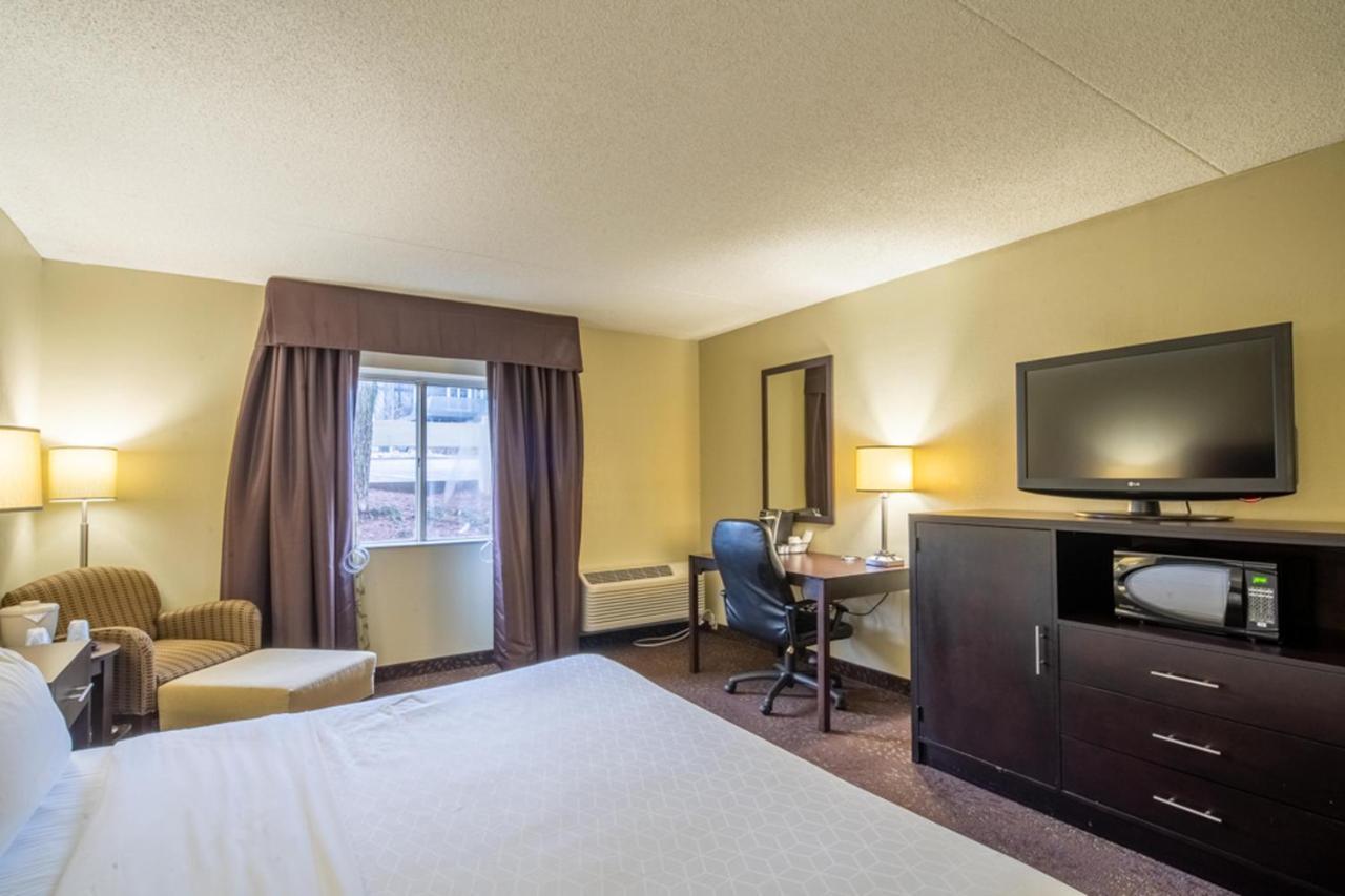 Holiday Inn Express Hotel & Suites Pittsburgh Airport By Ihg Robinson Township Extérieur photo