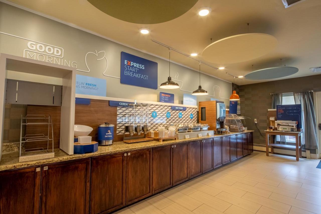 Holiday Inn Express Hotel & Suites Pittsburgh Airport By Ihg Robinson Township Extérieur photo