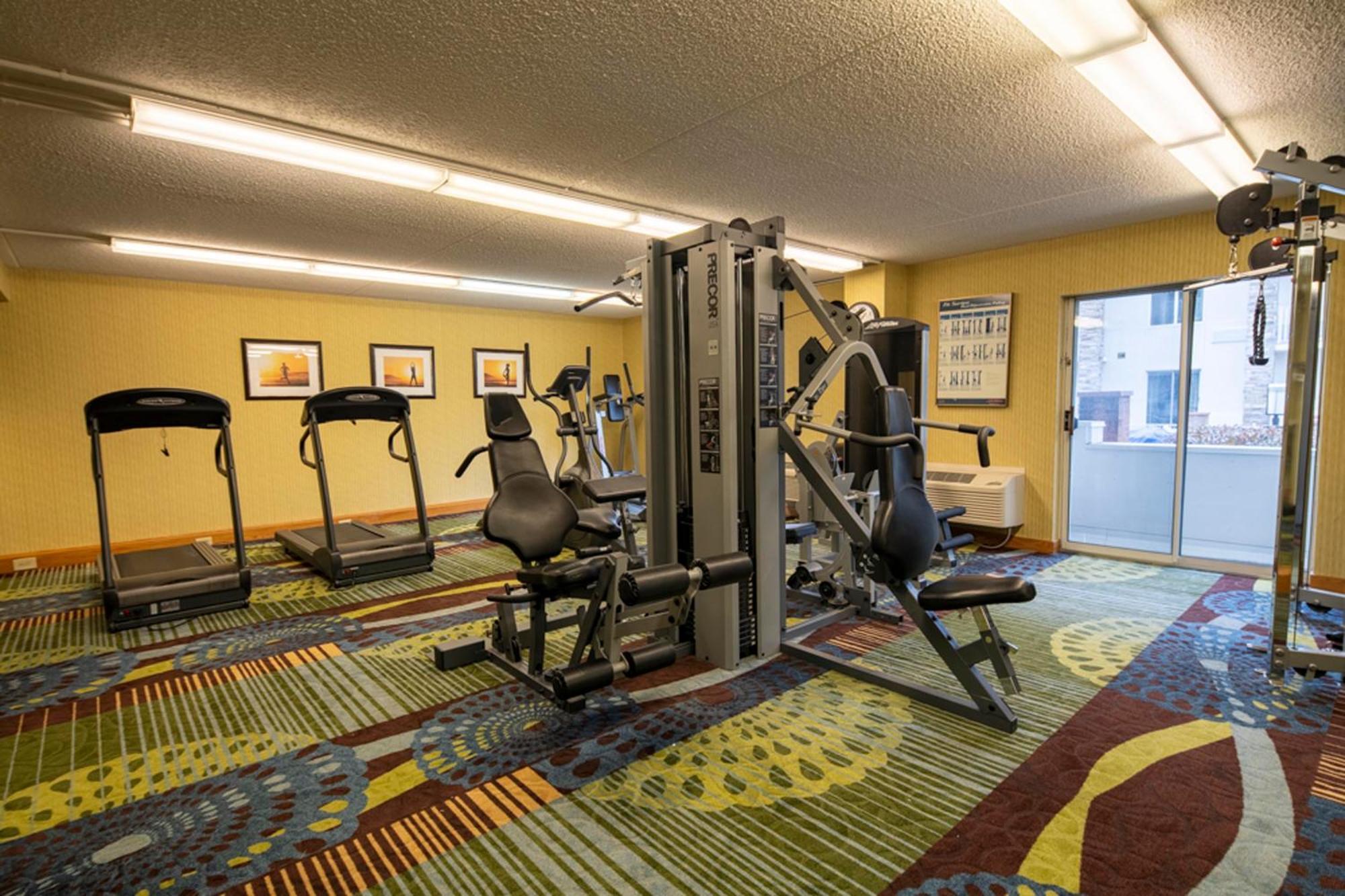 Holiday Inn Express Hotel & Suites Pittsburgh Airport By Ihg Robinson Township Extérieur photo