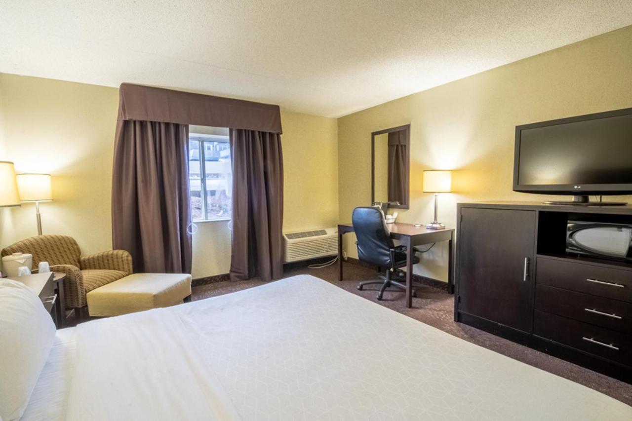 Holiday Inn Express Hotel & Suites Pittsburgh Airport By Ihg Robinson Township Extérieur photo