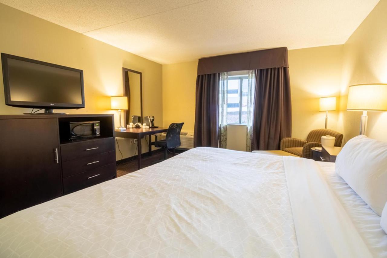 Holiday Inn Express Hotel & Suites Pittsburgh Airport By Ihg Robinson Township Extérieur photo