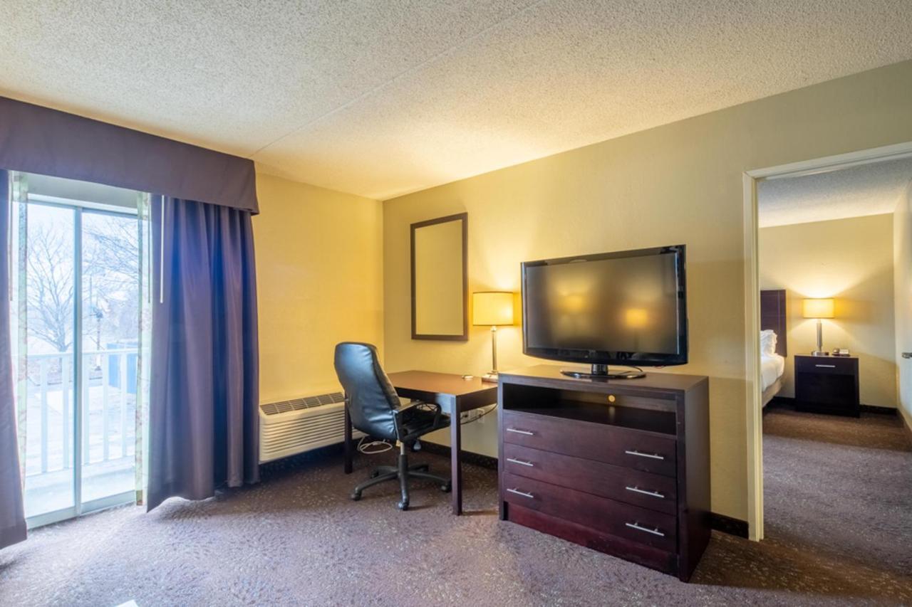 Holiday Inn Express Hotel & Suites Pittsburgh Airport By Ihg Robinson Township Extérieur photo