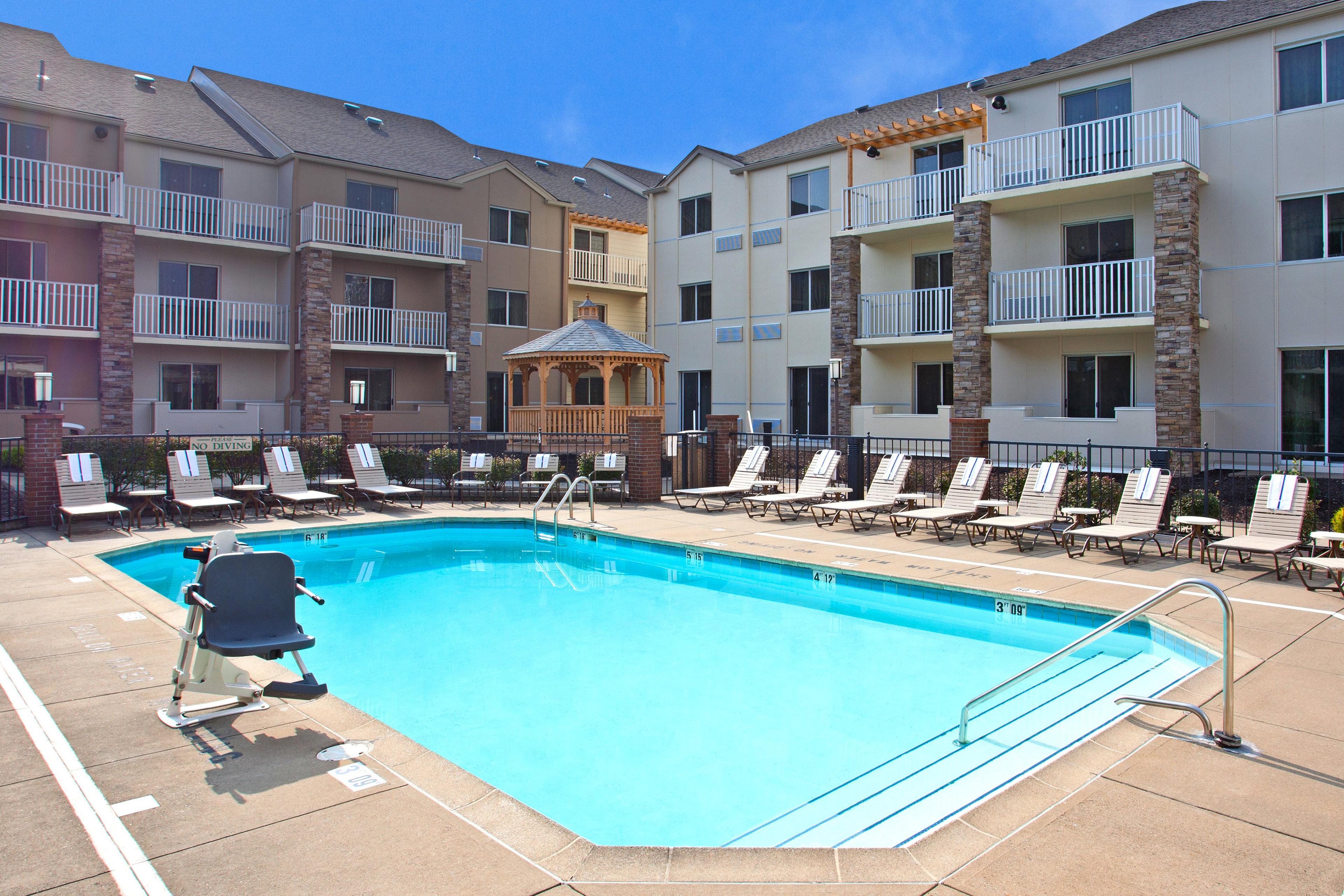 Holiday Inn Express Hotel & Suites Pittsburgh Airport By Ihg Robinson Township Extérieur photo