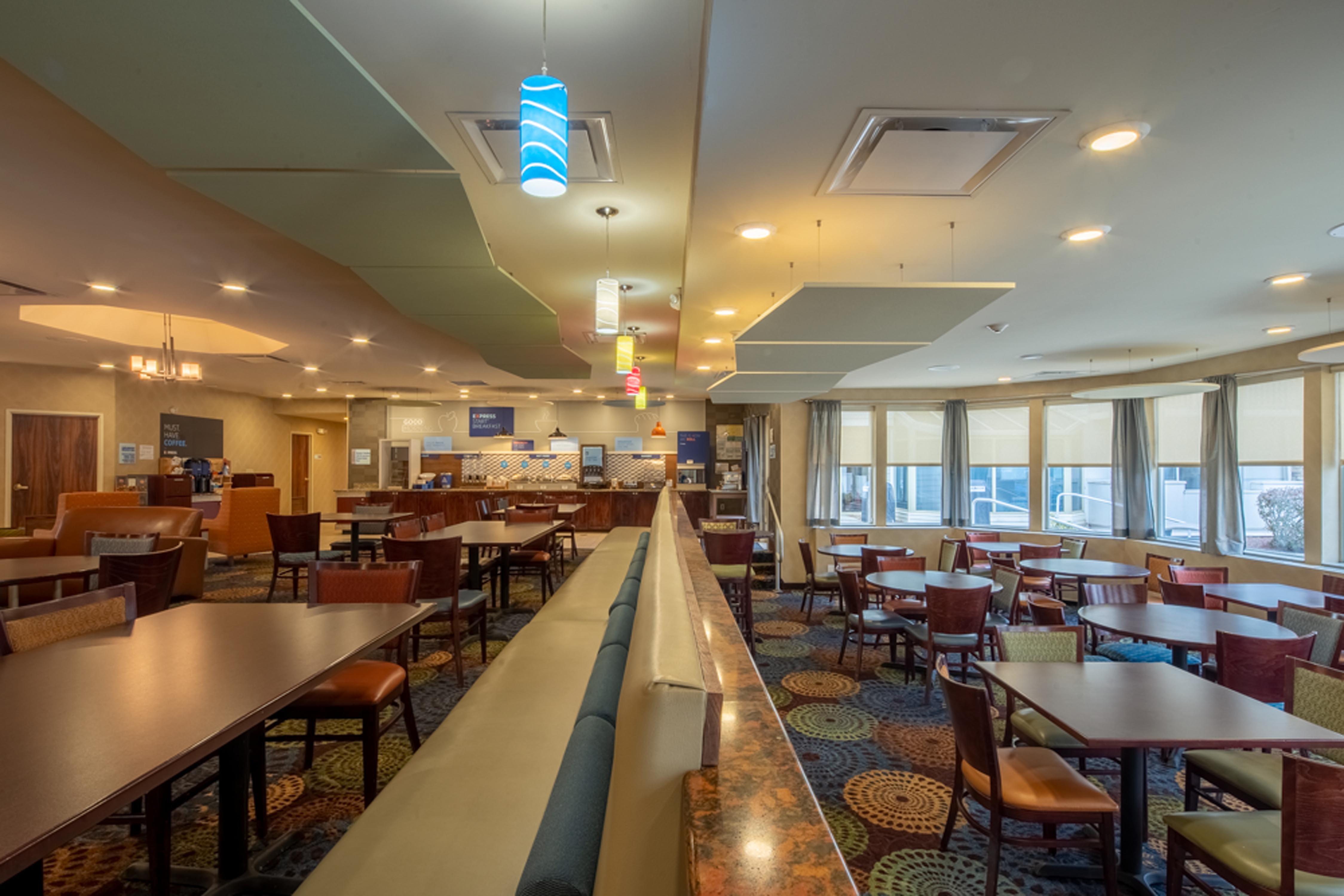 Holiday Inn Express Hotel & Suites Pittsburgh Airport By Ihg Robinson Township Extérieur photo